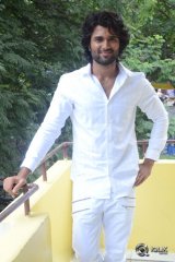 Vijay Deverakonda Interview About Pelli Choopulu Movie